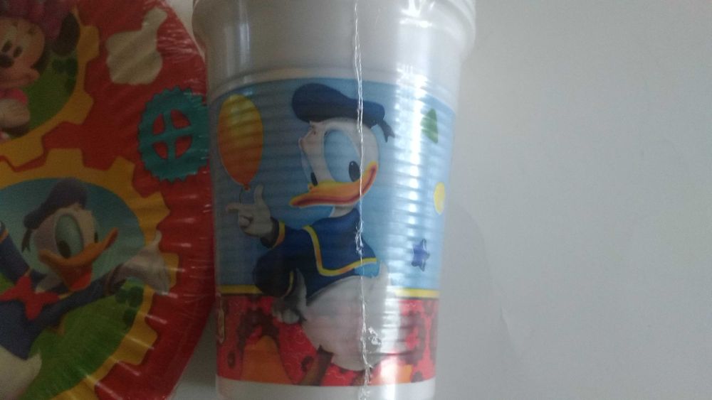 Nowe plastikowe kubeczki Myszka Mickey na urodziny – 8 szt.
