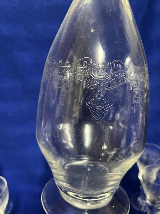 Garrafa licoreira lapidada