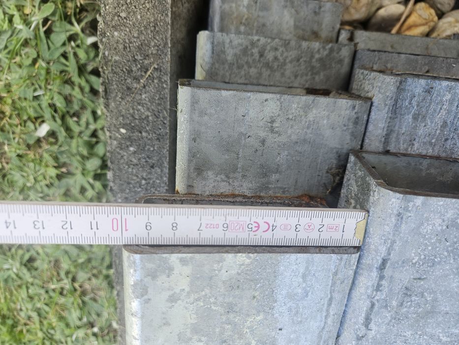 Sprzedam słupki profile ocynkowane.