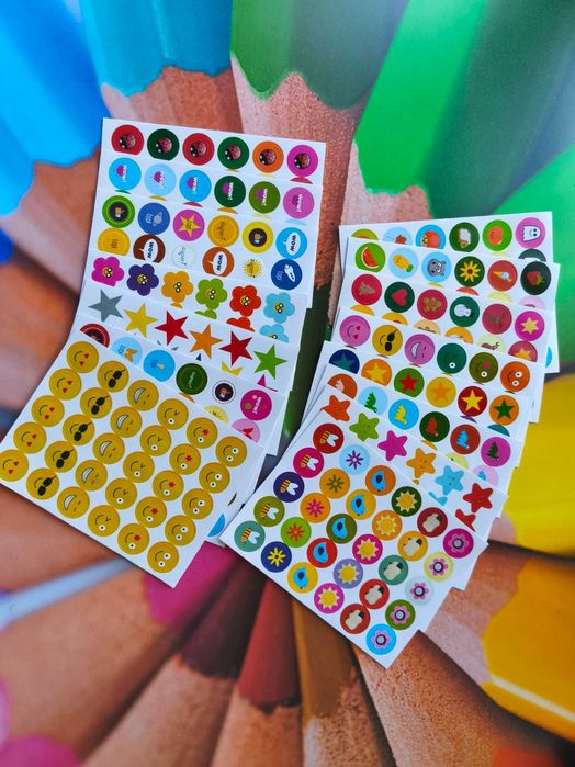 Komplet nowych naklejek dla dzieci różne motywacyjne 15 arkuszy