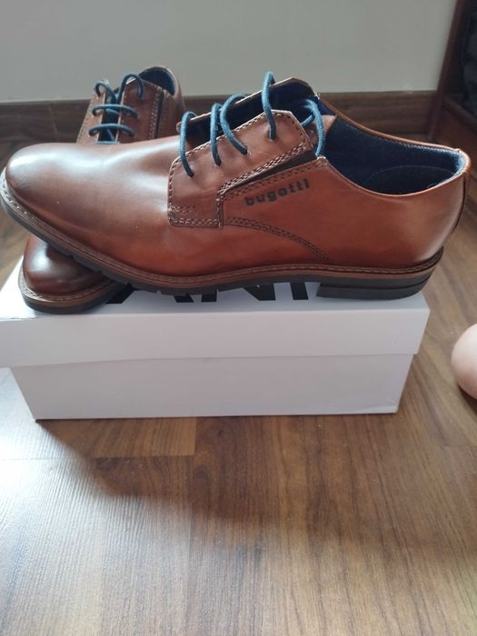 Sapatos Homem Bugatti em Pele