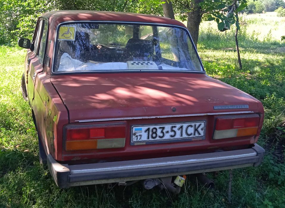 ВАЗ 21074 1987 р.в. червоний фаркоп газ пропан бензин на ходу димить