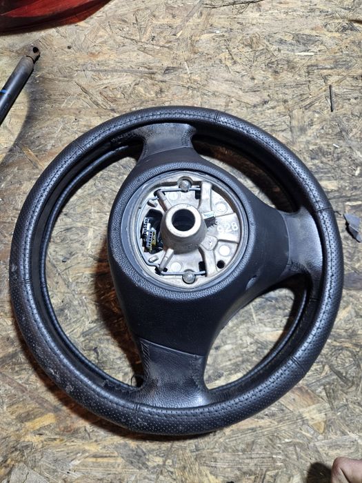 Kierownica multifunkcja Bmw E90 E91 E92 E93 E87 E81 E82 E88 airbag