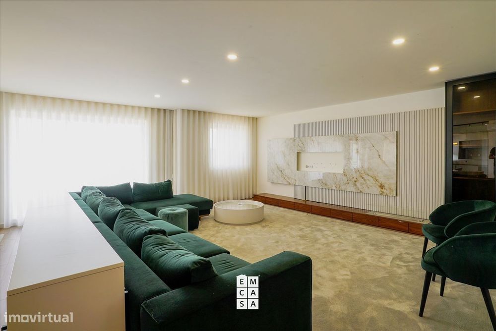 Apartamento T4 de Luxo para Arrendamento | Centro de Oliveira de Azemé