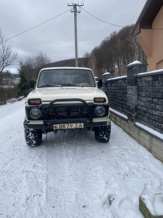 Продам ниву 2121