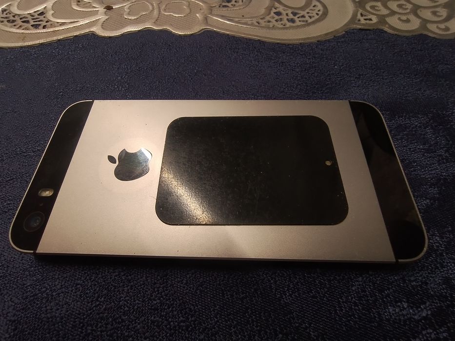 Телефон Iphone se 2016