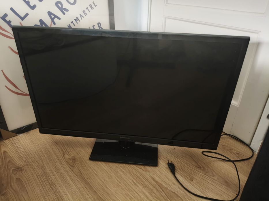 Panasonic Television 32 Inches
