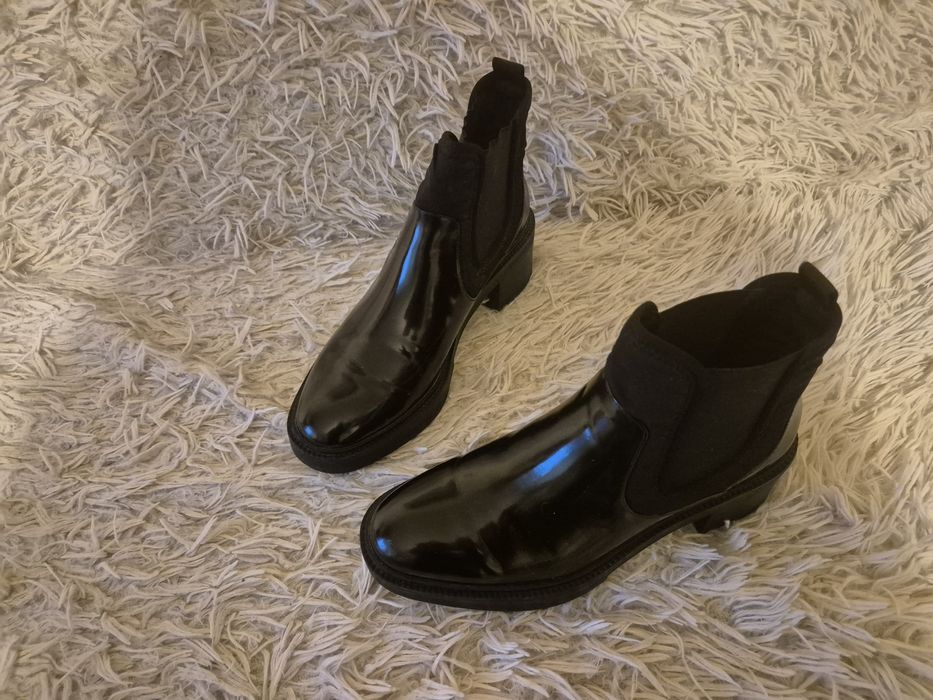 Botki damskie ZARA r.38  czarne lakierowane st.dobry