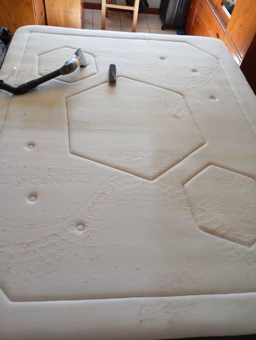Limpeza de sofás colchões carpetes e tapetes