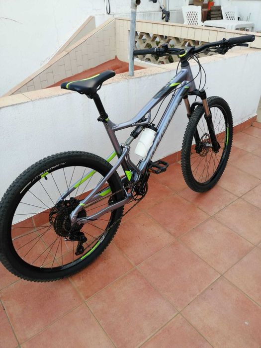 Bicicleta ST900S como nova