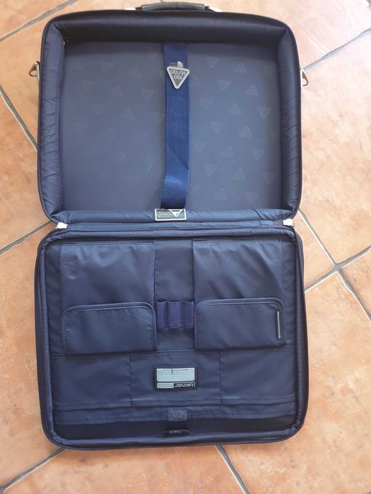 Mala para portátil Techair em bom estado
