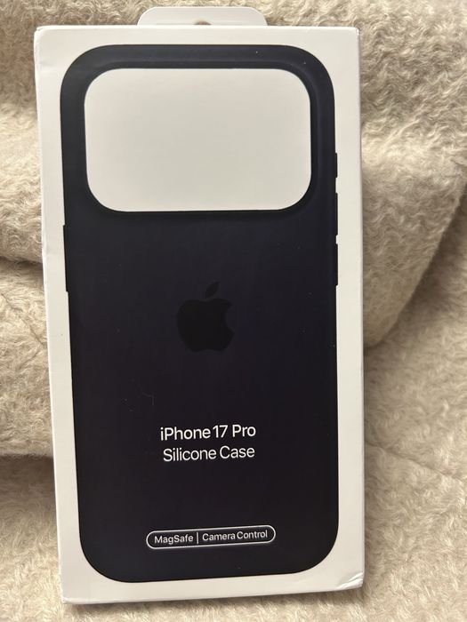 Nowe etui Iphone 17 Pro Silicone Case MagSafe