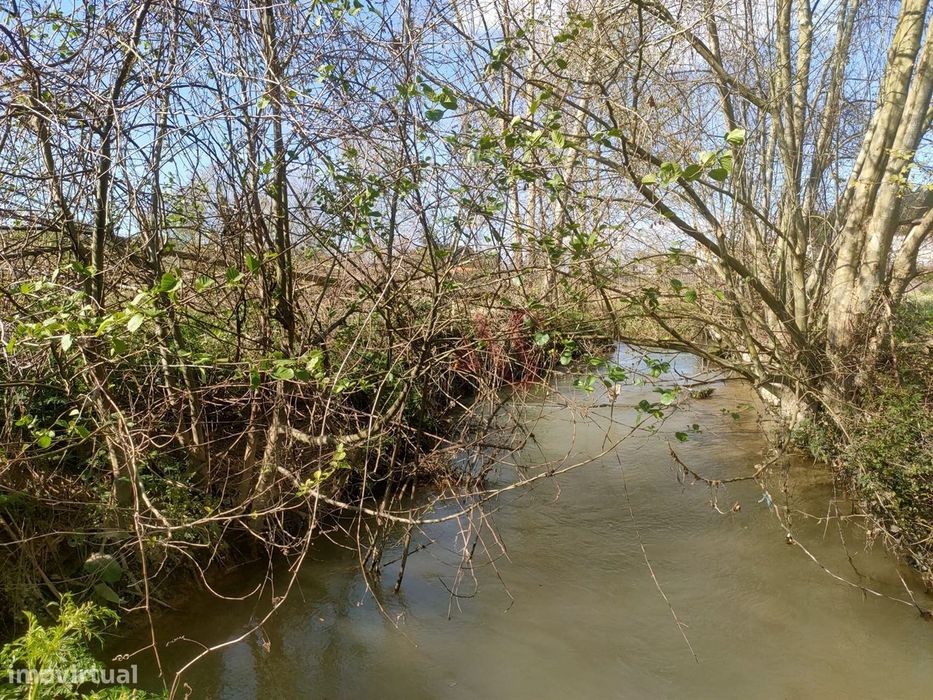 Terrenos Rústicos com 13.759 m² em Nevogilde, Lousada