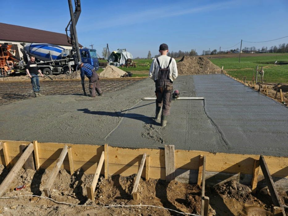 Płyty fundamentowe, pokrycia dachowe, obory, chlewnie, budowa domów, wymiana pokryć z eternitu.
