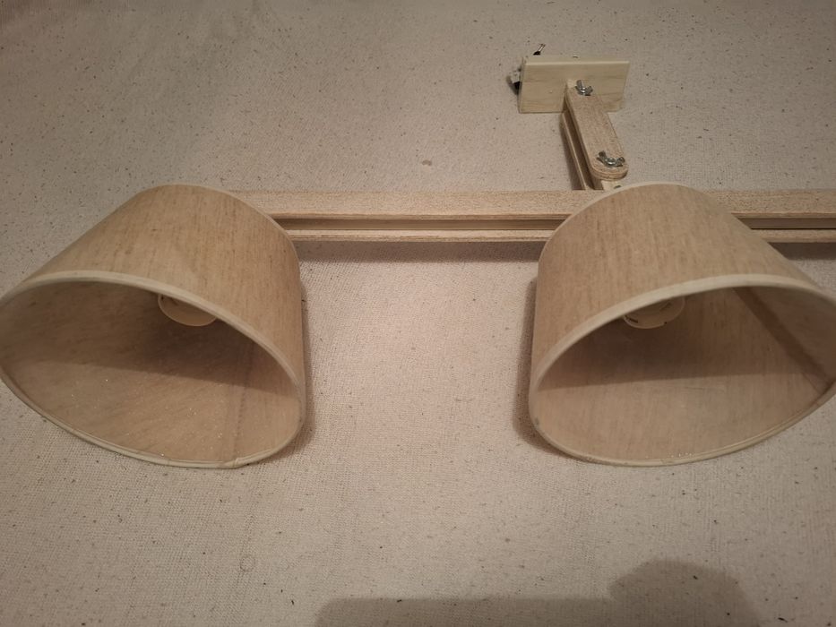 Żyrandol wiszący sufitowy na trzy lampy.