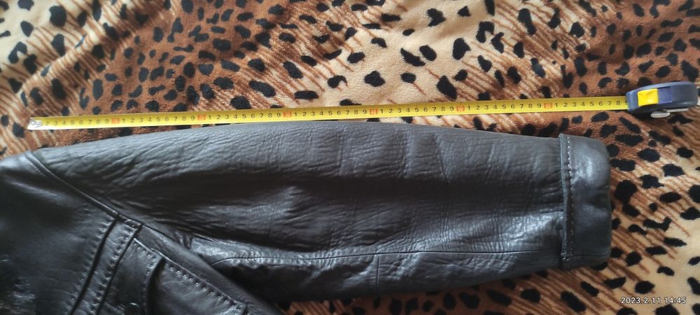 Курточка кожаная