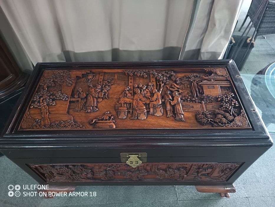 Arca antiga fabricada  em 1930 madeira antiga cânfora  fabrico  Shangai Macao