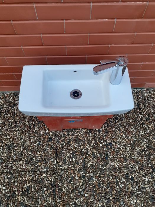 Lavatório e Torneira Roca