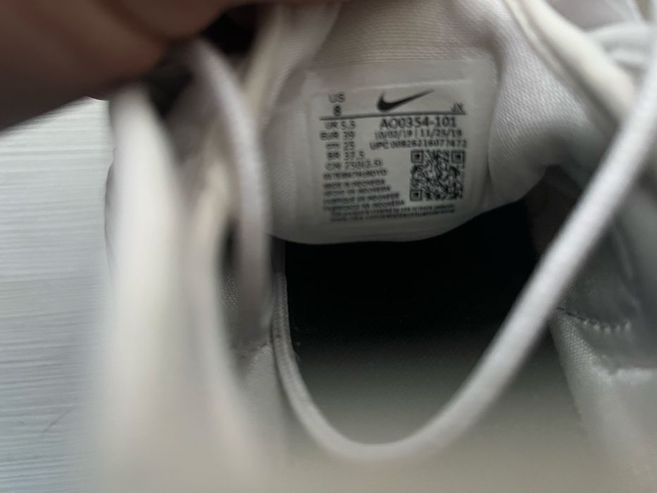Протам кросівки NIKE гарний стан 25 cm