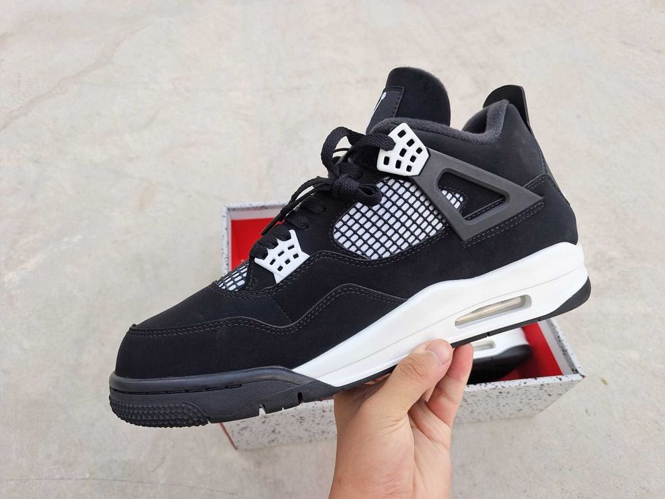 Air Jordan 4 Retro White Thunder r.43