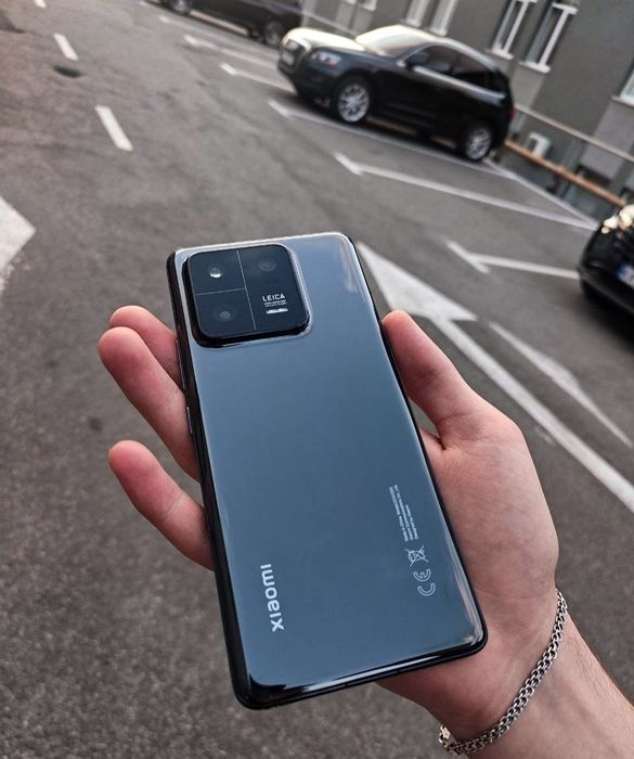 Xiaomi 13 pro 12/256 GLOBAL