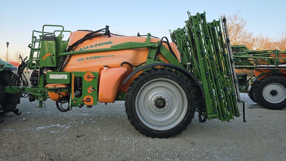 Opryskiwacz Amazone UX 4200 Special GPS