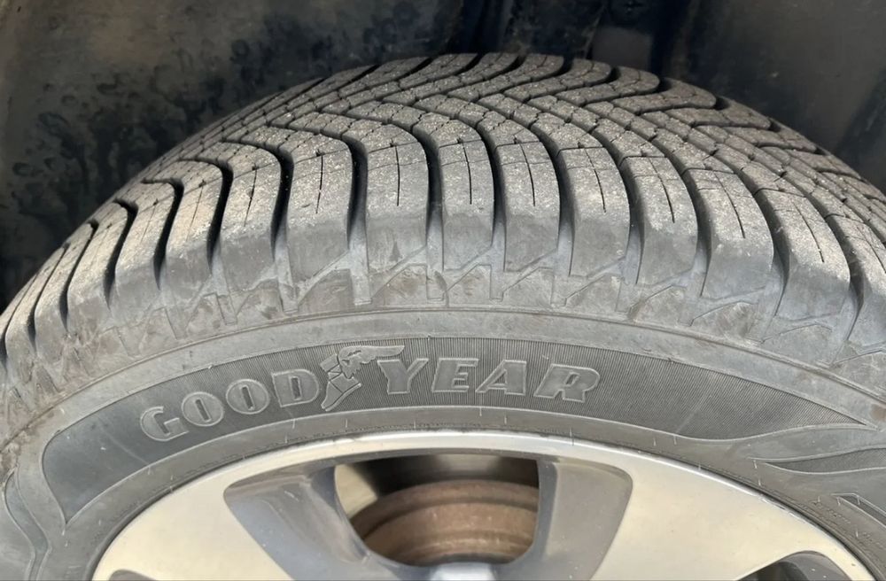 Jeep Cherokee (без пошкоджень)