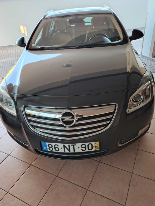 Venda viatura OPEL INSIGNIA
