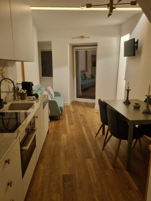 APARTAMENTO T1 TOTALMENTE RENOVADO E COMPLETAMENTE MOBILADO