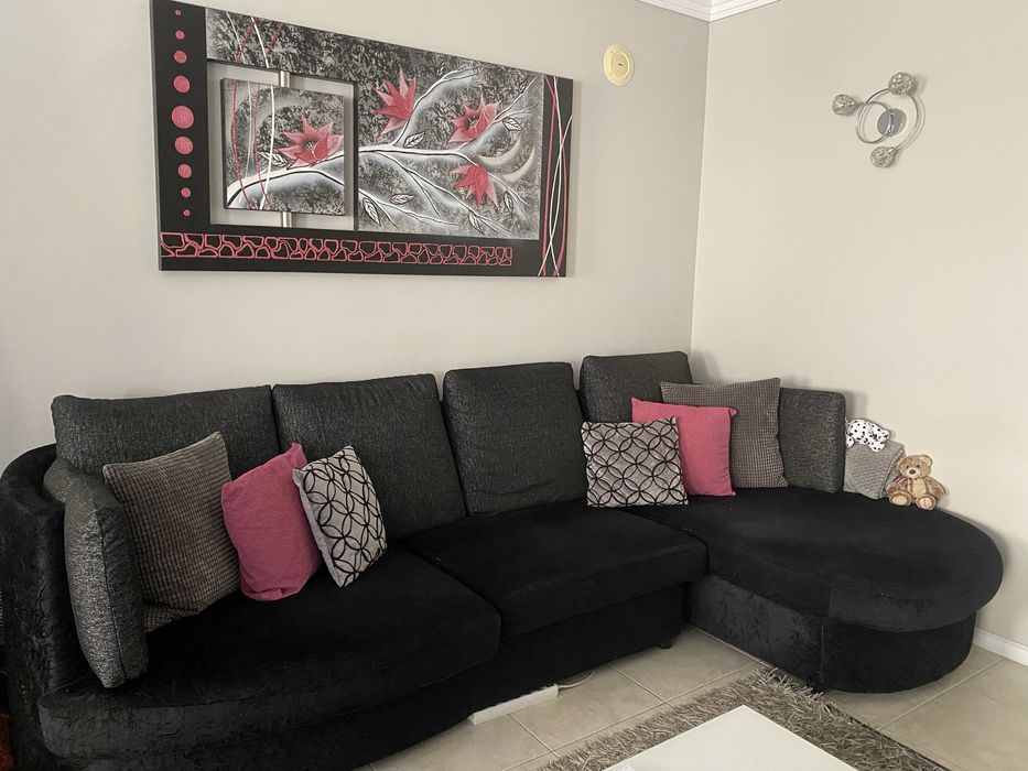 Sofá Chaise Longue com sofá-cama + 2 puffs  – Bom estado