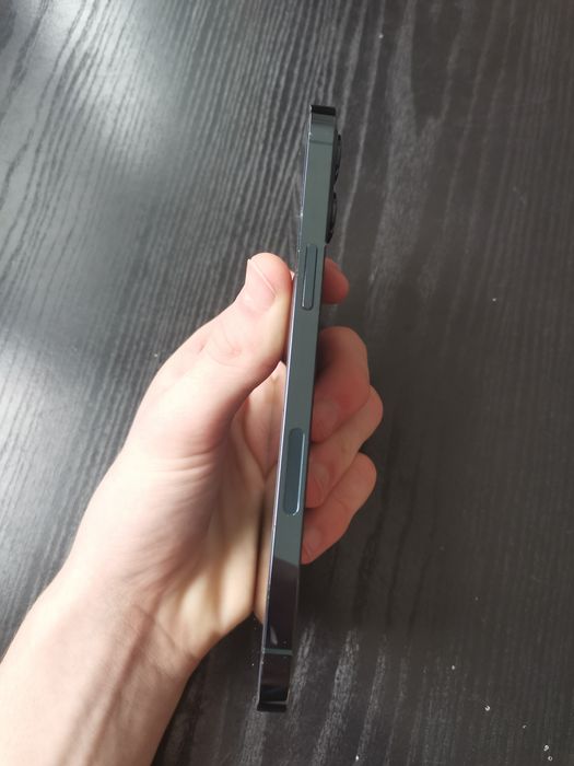 Продам айфон 12 про макс