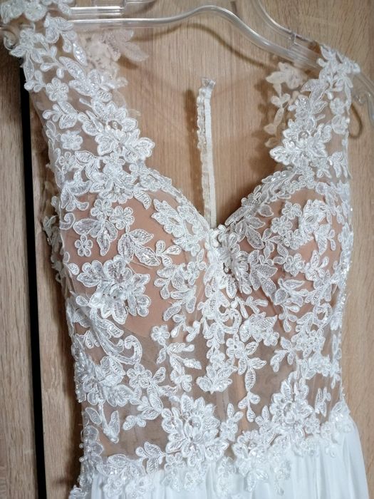 Suknia ślubna z rozcięciem r. XS
