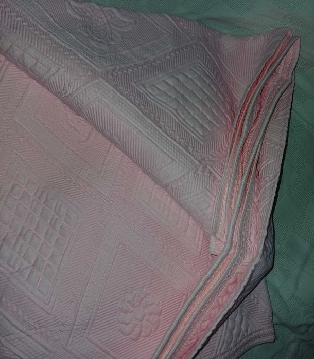 Colcha rosa para cama de casal