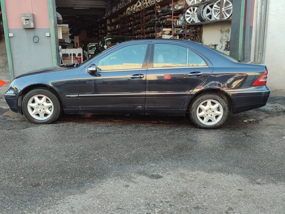 MERCEDESCLASSEC2001