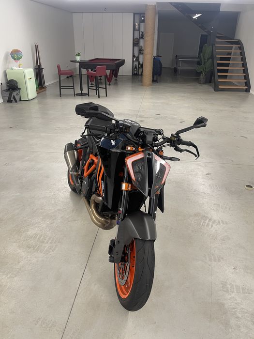 KTM 1290 Super Duke R EVO – 2023 — 180cv