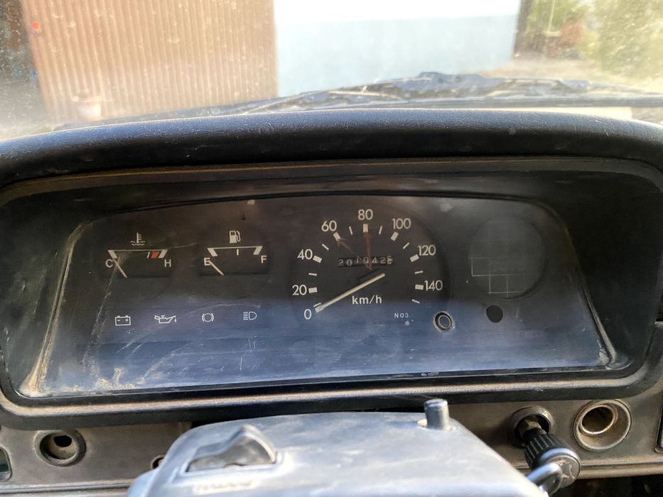 Toyota Hilux LN40 2.2 Diesel Caixa Aberta – 1983