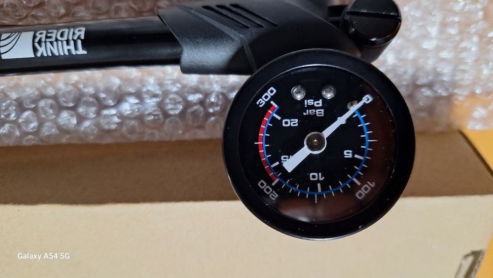 Bomba com medidor pressão