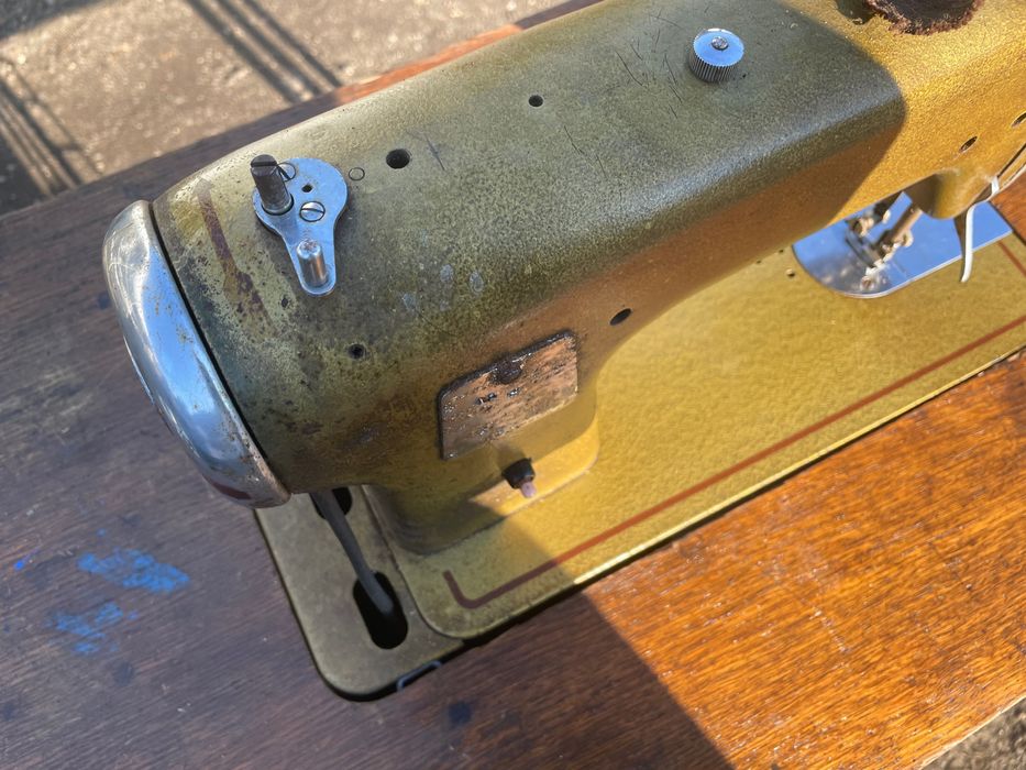 Antyk antyczna Szafkowa maszyna do szycia wifama