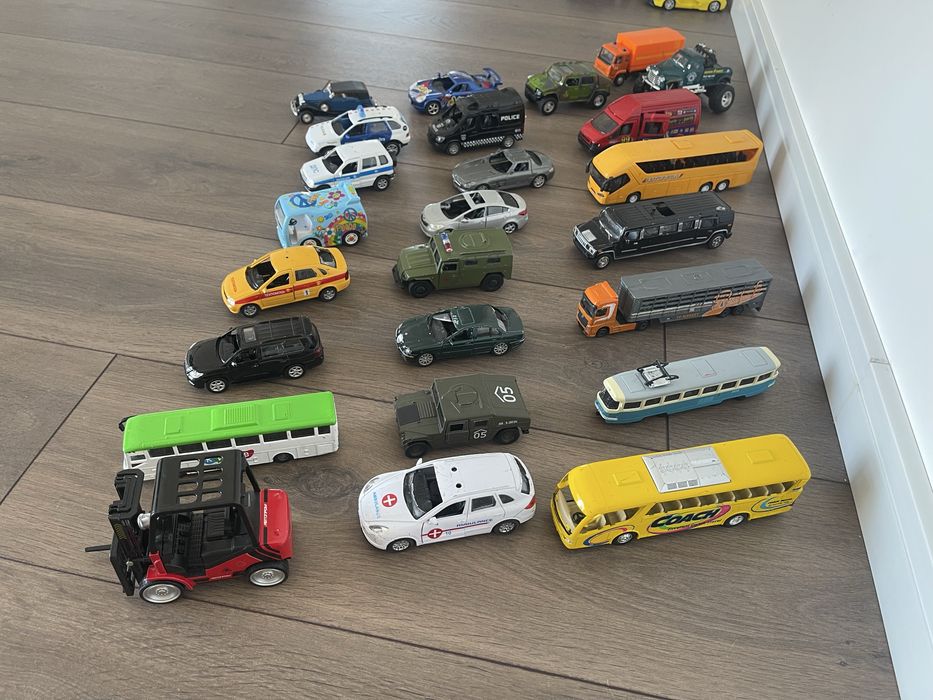 Машинки Колекційні, Kinsmart, Hot Wheels - Хот Вілс та ін.