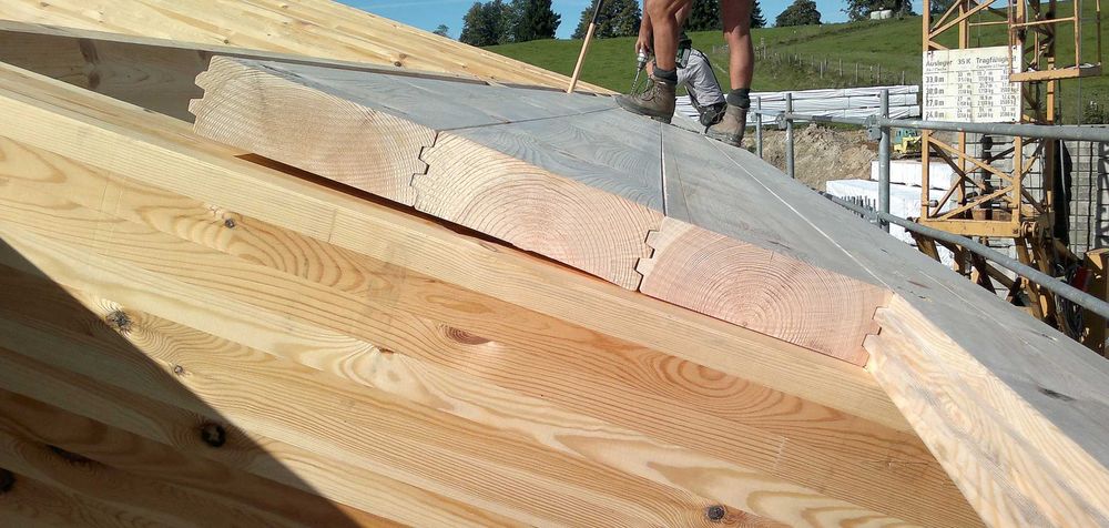 Drewno konstrukcyjne KVH BSH klejonka Słupy Krokwie C24