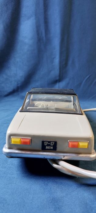 Електромеханічна іграшка машинка-кабріолет 17-17 ЛЕН,СРСР,1970-ті роки