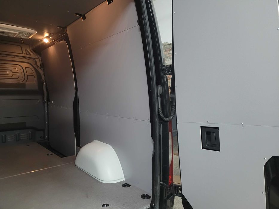 Zabudowa busa, paki Mercedes Sprinter L3H2 podłoga, boki, nadkola