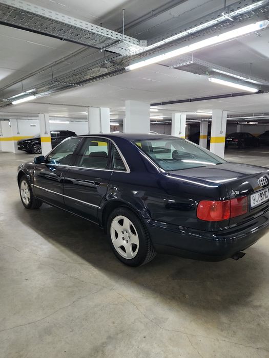 Audi A8 motor 2.8 193cv gasolina só 127.000 km nacional 1 dono livro de revisões na marca impecável Aceito retoma