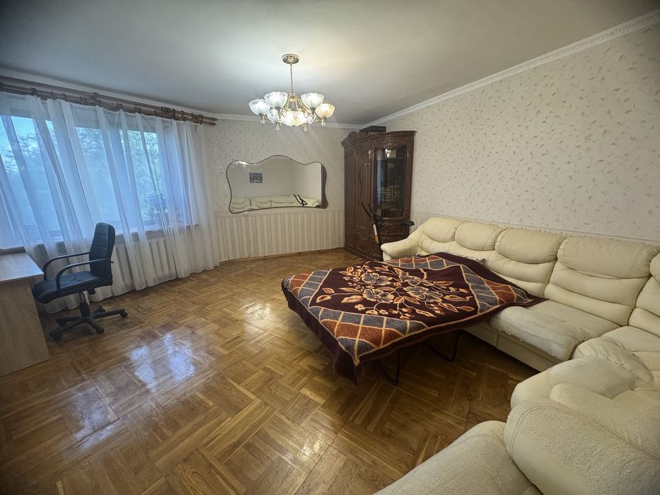 Продам 3-х кімнатну квартиру