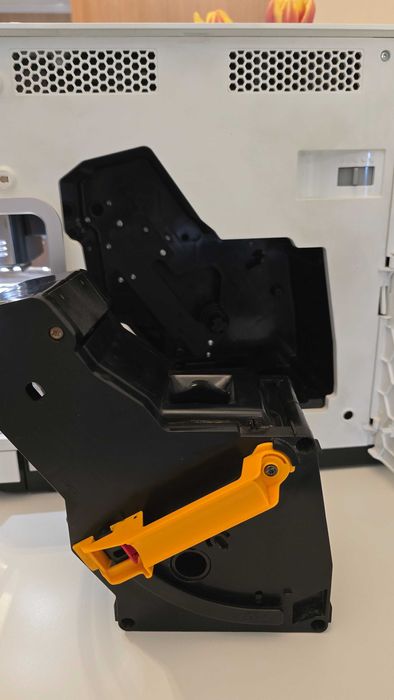 Ekspres Miele CM 6350 biały, LED, menu PL, One Touch, Aromatic, 15bar