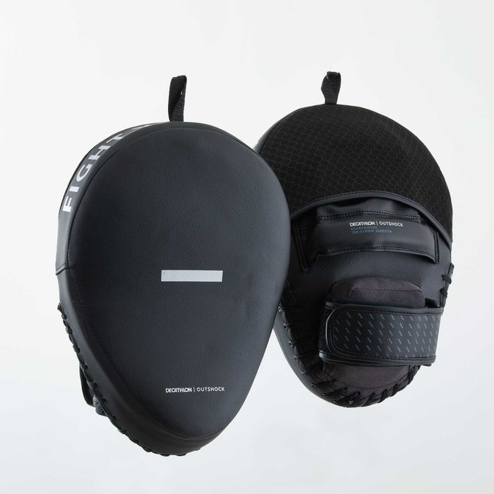 Material Boxe, Capacete; Plastrons.