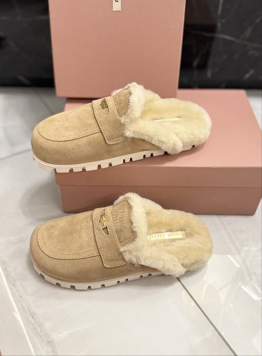 Klapki Miu Miu Beige Suede