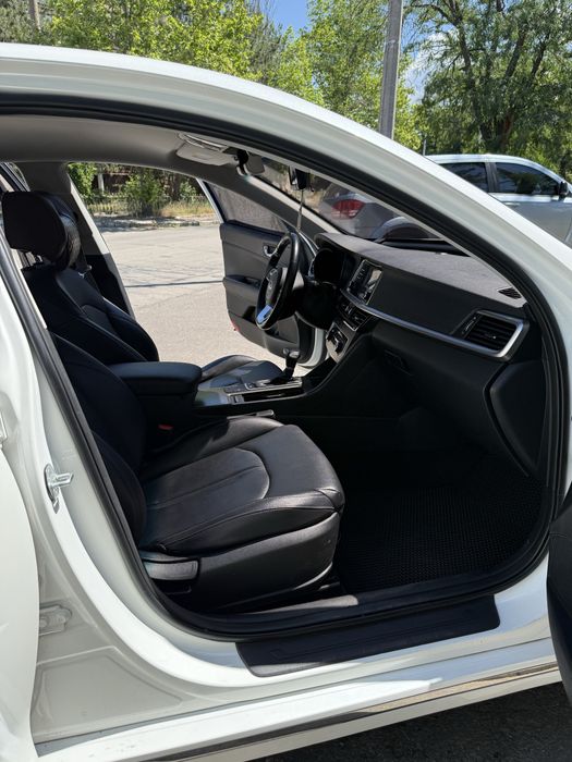 Продаю Kia k5 2.0 газ