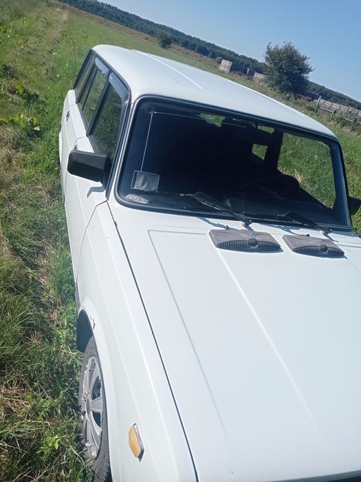 Автомобіль Ваз2104