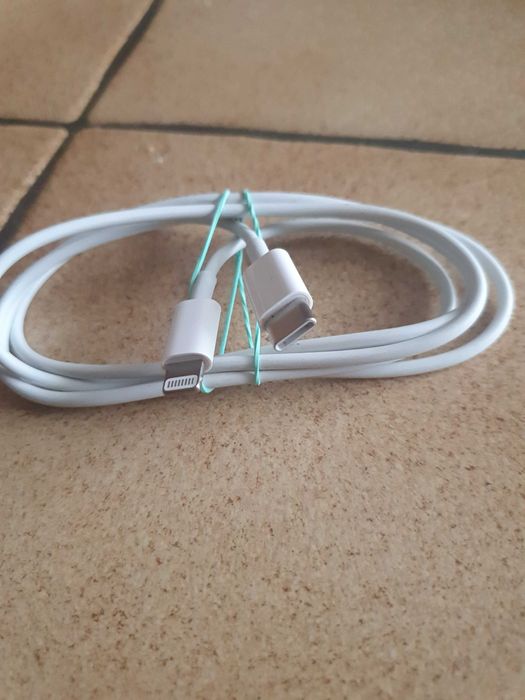 Kabel USB C/ lightning do iPhone .